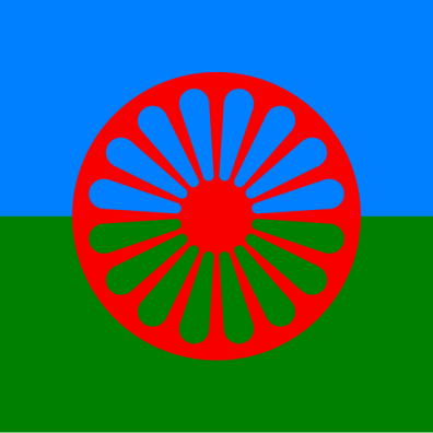 Le drapeau est constitué de deux bandes verte et bleu, avec au milieu une roue qui symbolise la route, le voyage et les origines indiennes