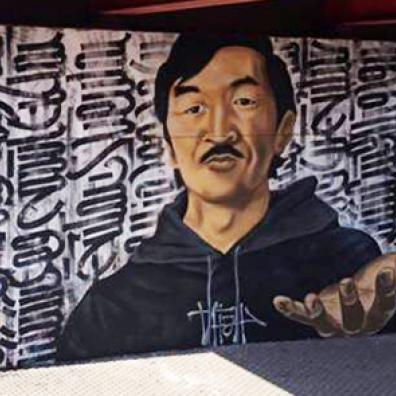 Graffiti en mongol bichig reprenant un poème sur la vérité du célèbre poète Choinom Renchin, persécuté pendant la période soviétique. Photo © 2019 Nomindari Shagdarsuren.