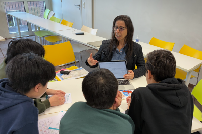 Ourida Manseri explains a small particle in Berber