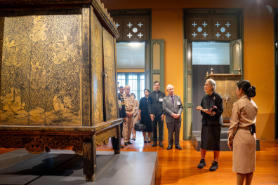 Visite des collections par princesse Maha Chakri Sirindhorn