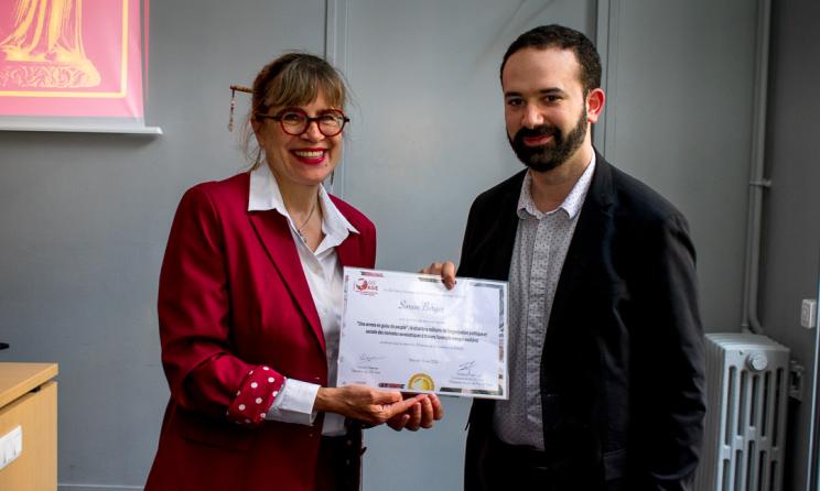 Le lauréat Simon Berger et Florence Padovani, co-directrice du GIS Asie et présidente du jury
