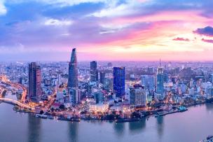 Vue panoramique sur la ville et les buildings d'Ho Chi Minh avec un coucher de soleil