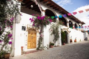 Rue d'un village de la vallée d'Oaxaca (Mexique)