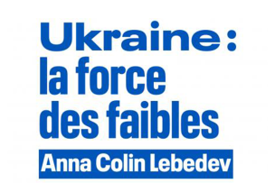 Grosses écritures en bleu sur fond blanc